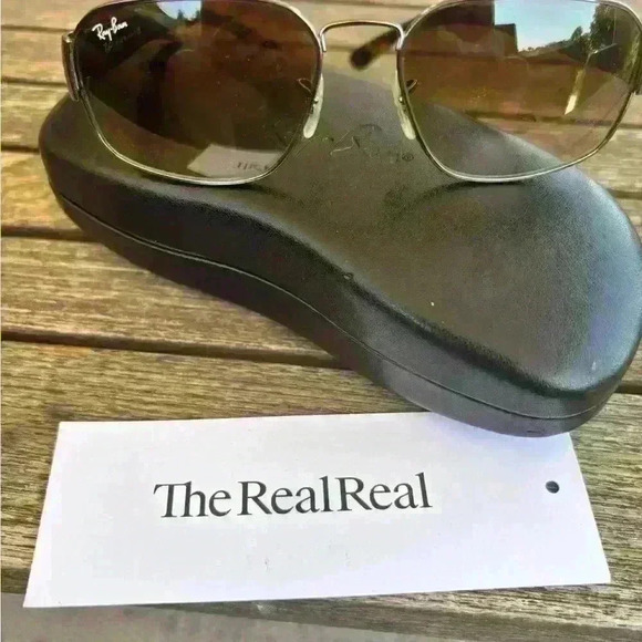 Ray-ban Gradient sunglasses with silver hardware includes case- EUC no scratch - Picture 4 of 11